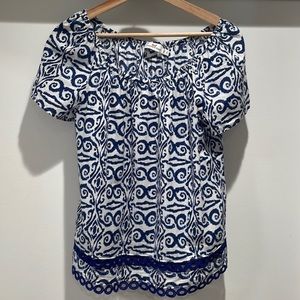 Vineyard Vines blue and white shirt sleeve top small